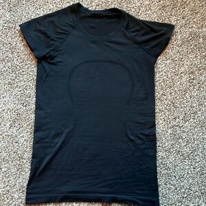 Lululemon size 6 black Swiftly Tech t-shirt